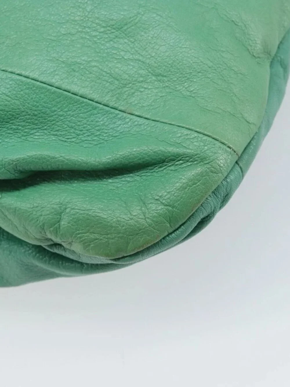 Gucci brand	gucci color	green